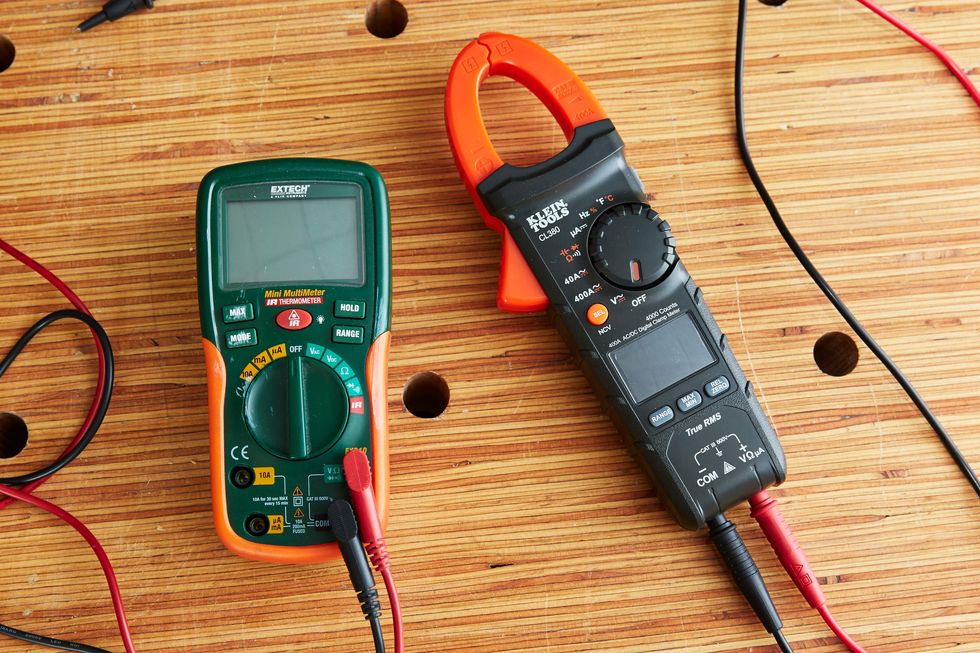 How to use a digital multimeter - GIL Automation