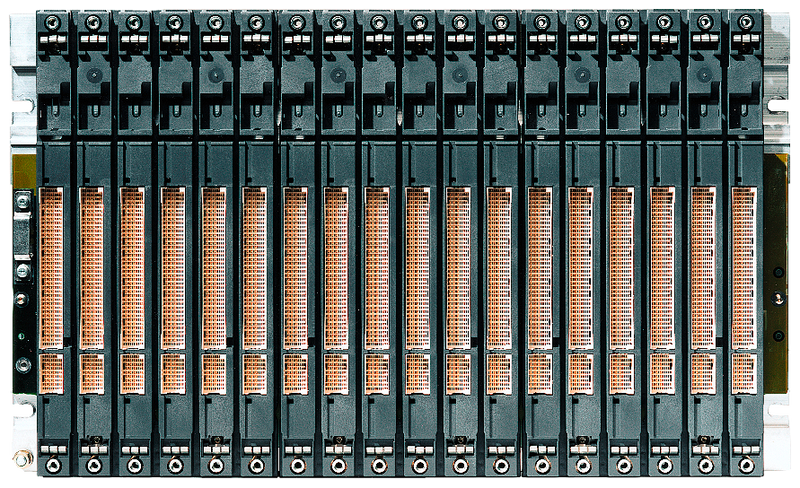 SIEMENS 6ES7400-1TA01-0AA0 SIMATIC S7-400 UR1 With 18 slots, sheet steel For configuring S7-400 central units and expansion units
